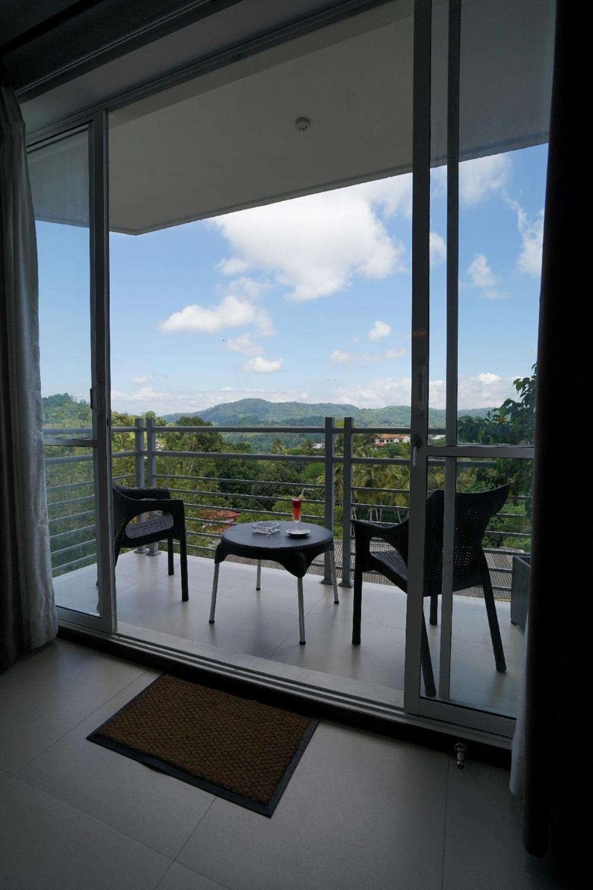 Regent Heights Aparthotel Kandy Exterior photo